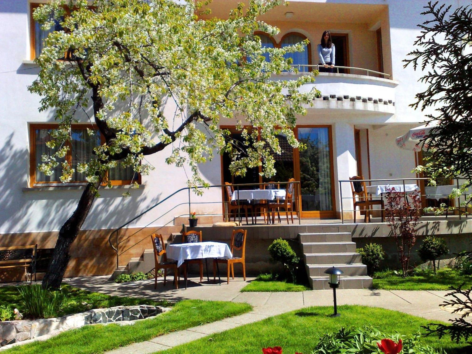 Family Hotel Sonata Samokov Buitenkant foto