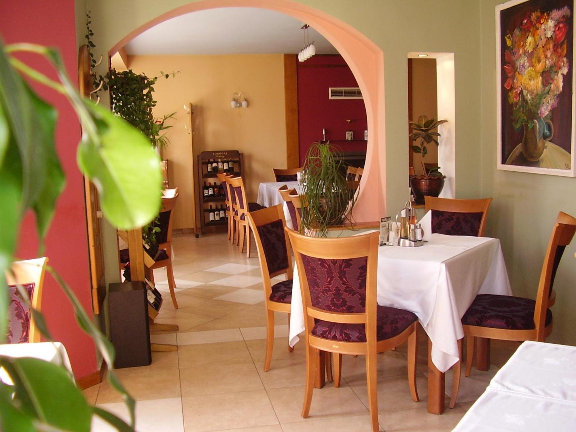 Family Hotel Sonata Samokov Buitenkant foto