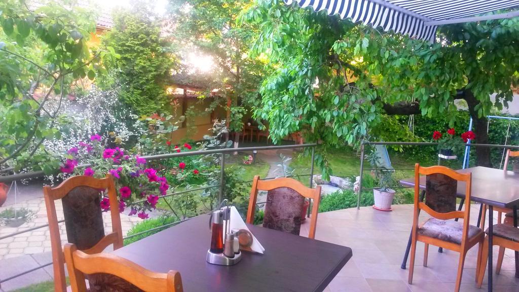 Family Hotel Sonata Samokov Buitenkant foto